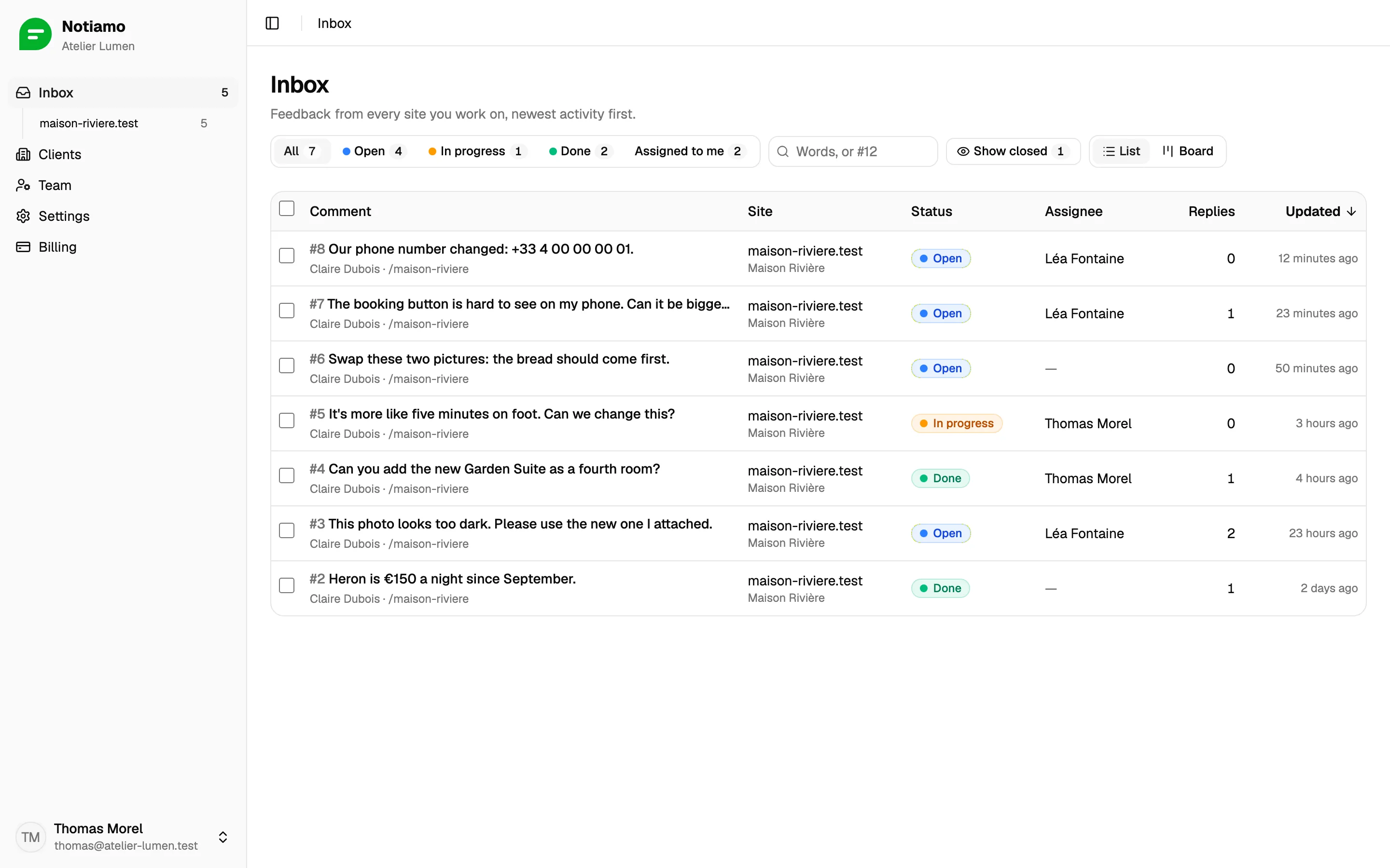 The Notiamo inbox: the comments on a client’s website, each with its status, the person it is assigned to and the number of replies.