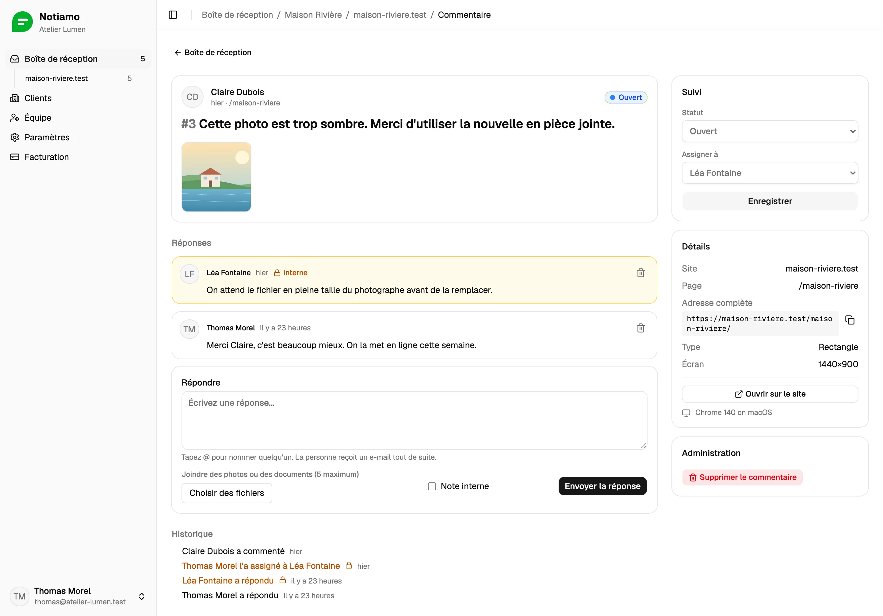 Un commentaire dans Notiamo : la photo du client, une note interne pour l'équipe, une réponse au client, et à côté le statut et la personne assignée.